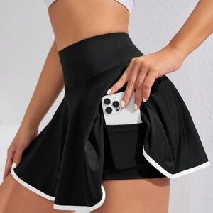 Chic Black Skirt with White Edges. New!